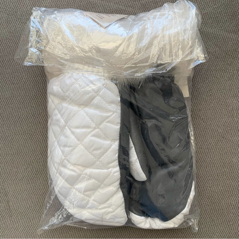 UGG All Weather Touch Shearling Trim Quilted Mittens in White Women's L/XL - Picture 4 of 4